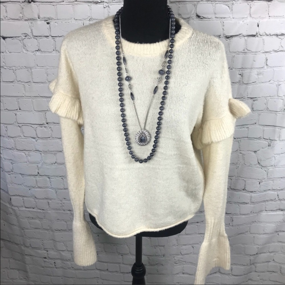 Romeo & Juliet sweater nwot